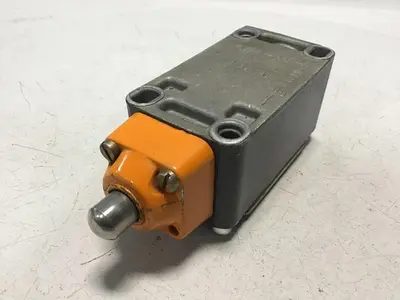 USED SIEMENS 3SE3 170-1C