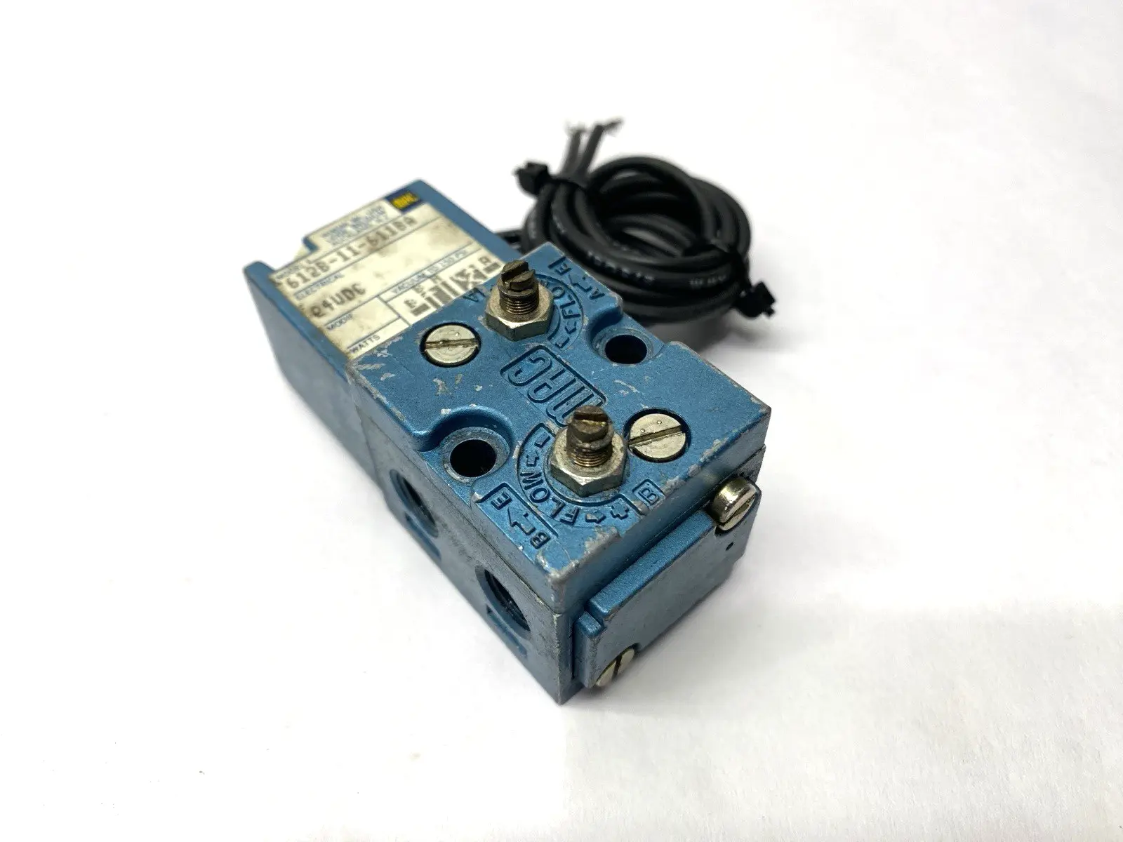 USED MAC VALVES PNEUMATIC SOLENOID VALVE 1/4" PORTS MISSING SCREW