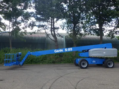 USED 2022 Genie S-85