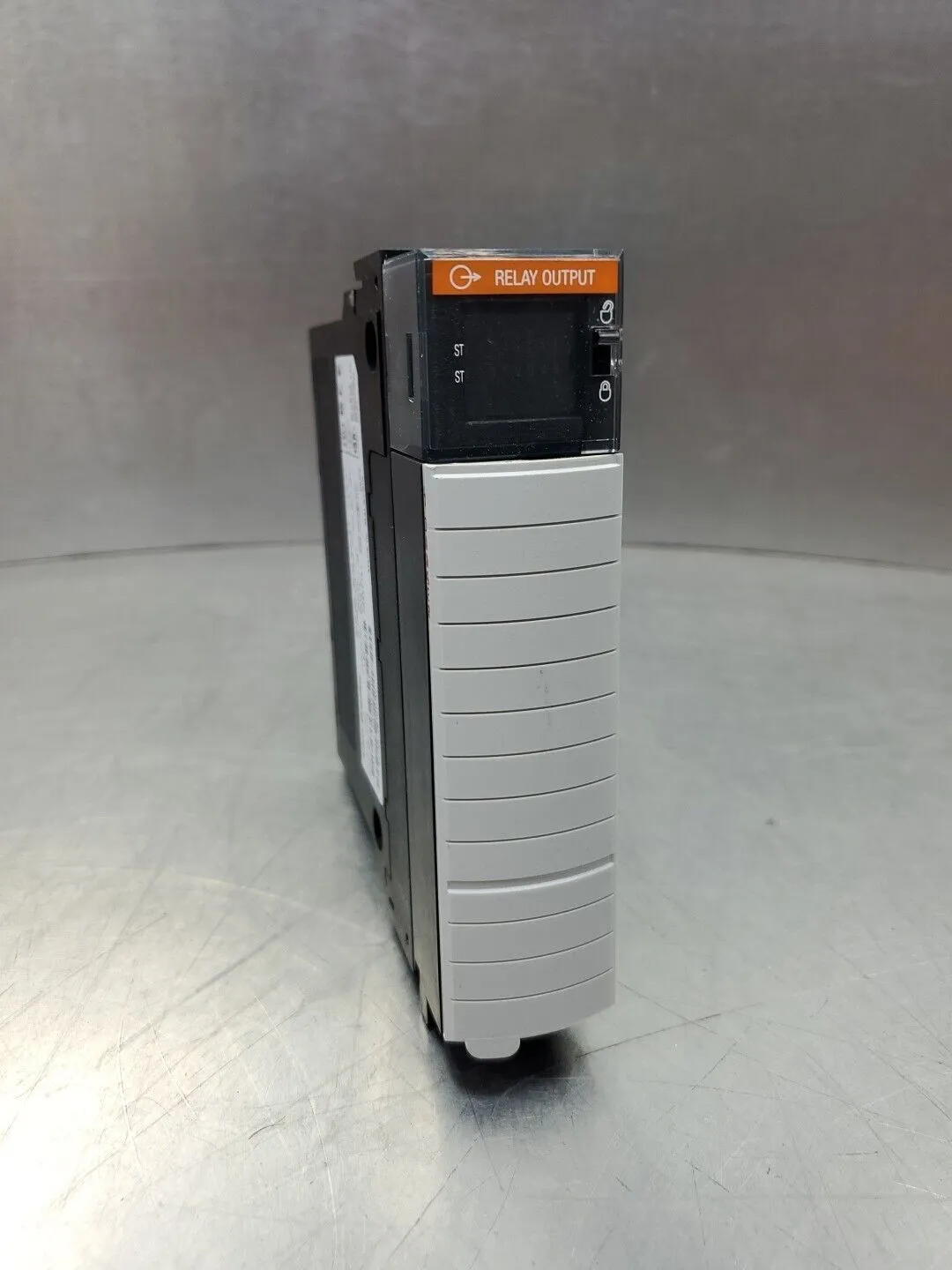 Allen Bradley 1756-0W16I/A L02 ControlLogix 16Pt Relay Output Module. 3E-25