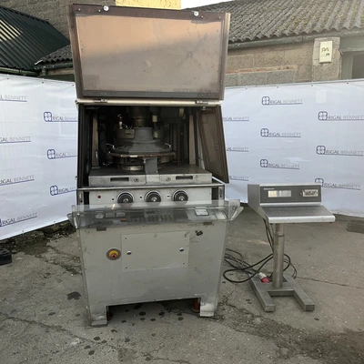 Fette Perfecta 1000 17 Station Rotary Tablet Press