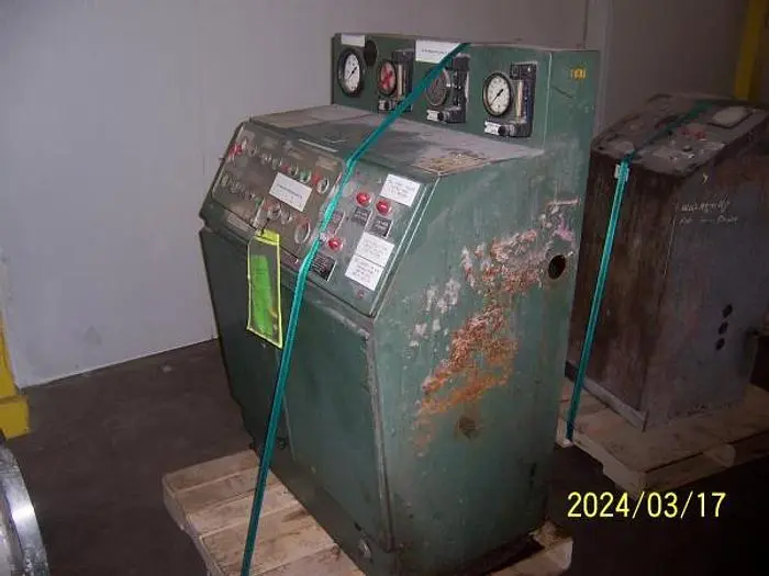 Sprout Waldron 26 inch EM Refiner with controls