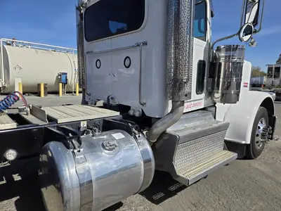 USED 2020 PETERBILT 389