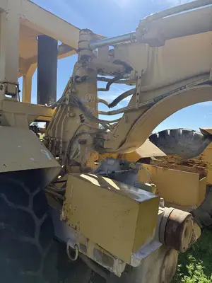 USED 1986 CATERPILLAR 613