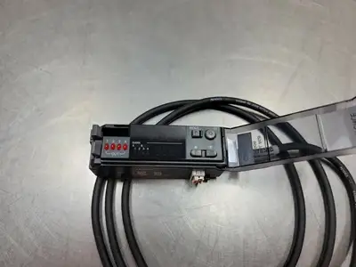 USED KEYENCE CZ-V22AP