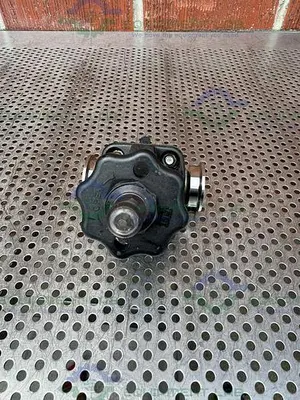 USED ITT PURE FLO 316L STAINLESS STEEL  DIAPHRAGM VALVE W/ 1" SANITARY FITTING