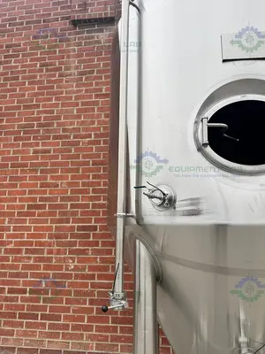 Used BLACKSTONE VENTURES 4700 LITER /30 BBL  STAINLESS STEEL JACKETED FERMENTATION TANK Reactors California US | Equipment Lab #1262710
