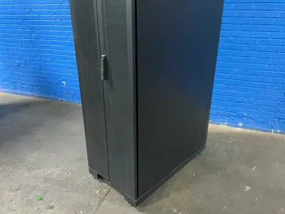 Used APC _UNKNOWN_ Cabinets Ohio US | HGR 24 #1787392