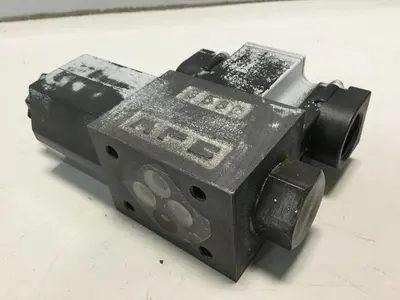 USED YUKEN DSG-01-2B2-D24-50251