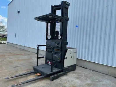 Used 2021 CROWN SP3520-30 Electric Lifters Illinois US | Somerset Equipment Sales #1542848