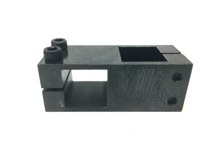 USED MISUMI SQUARE STRUT CLAMP 25MM DIAMETER