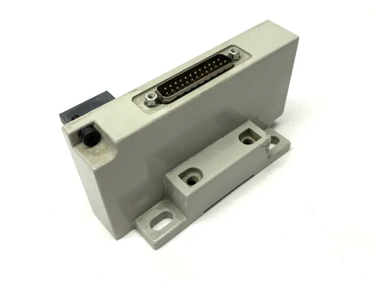 Used NUMATICS PNEUMATIC MANIFOLD BASE CONNECTOR 25-PIN SUB-D Parts (Hydraulics and Pneumatics) | Maverick Industrial Sales #1101763