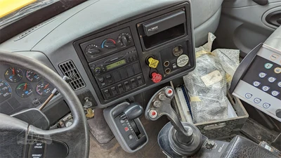 USED 2005 INTERNATIONAL WORKSTAR 7400