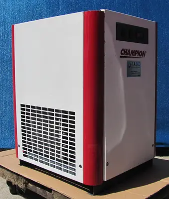 USED 2000 CHAMPION CRN25A1