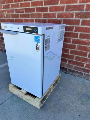 New | in-Stock THERMO FISHER TSU405SA UNDERCOUNTER REFRIGERATOR 4.5 CU.FT. 2 TO 5C MFG 2025 Undercounter Refrigerators California US | Equipment Lab #1302033