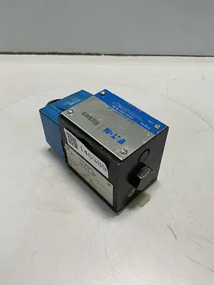 USED EATON-VICKERS DG4S4-012A-B-60
