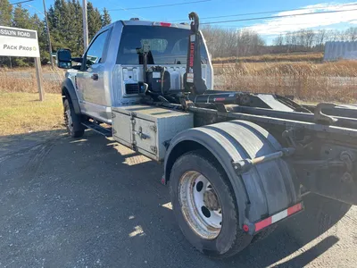 2022 FORD F-550 XLT SUPER DUTY Hooklift | Title Equipment & Recreation Inc. (7)