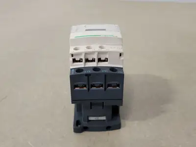 USED SCHNEIDER ELECTRIC LC1D18