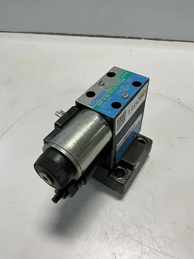 Used VICKERS DG4V-3S-8BL-VM-U-HL7-61-EN490 Valves/Fittings Michigan US | Ideal Machinery #696424