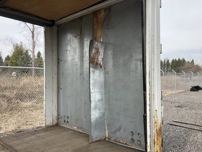 USED SUPREME CURTAINSIDE TRUCK BODY 24’