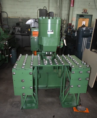 WHITNEY (W.A.) 817-333 Hydraulic & Molding Presses | Mohawk Machinery (3)