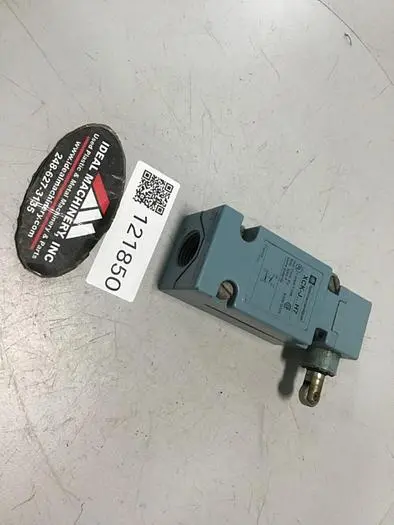 Used TELEMECANIQUE XCK-J-H7 Relays & Switches Michigan US | Ideal Machinery #578913