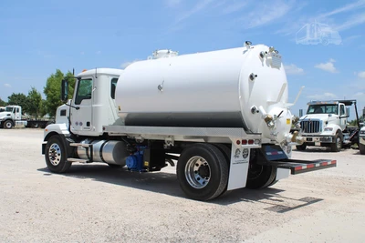 New | in-Stock 2027 MACK MD7 Septic/Sewer/Vacuum Trucks Texas US | Roll Off Truck World #1491897