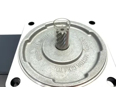 USED ORIENTAL MOTOR WORLD K SERIES INDUCTION MOTOR, 3-PHASE 60 W (1/12 HP)