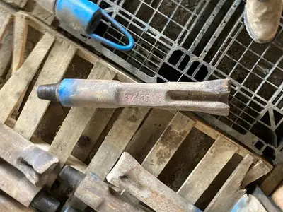 Used AFTERMARKET 5-1/2" X 25" CABLE TOOL CHISEL BIT Drills Pennsylvania US | East West Machinery & Drilling #1417232