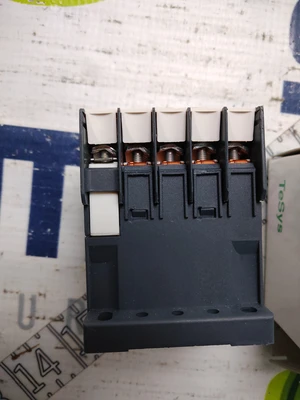 NEW SCHNEIDER ELECTRIC CA2KN40B7