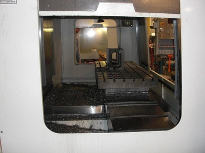 USED 2004 HAAS VM-3
