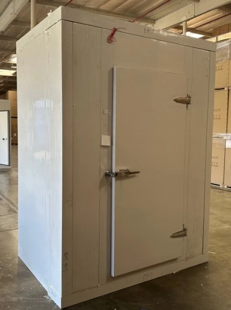 171-0064 4’ x 6’ Walk In Cooler Box with Floor