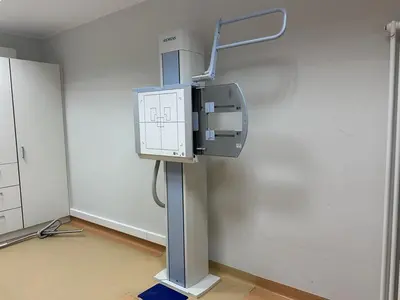 USED SIEMENS COMPLETE X-RAY ACCIDENT INVESTIGATION WORKSTATION WITH MEDICAL EQUIPMENT LOT