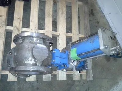 Neles Jamesbury 3 way V-Ball Valve, size 8"-150