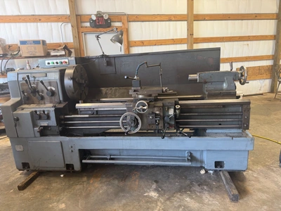 WHACHEON 20-1/2G X 60 Engine Lathes | PM Machines (6)
