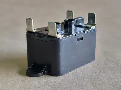 NEW TYCO ELECTRONICS 9400-01Q180
