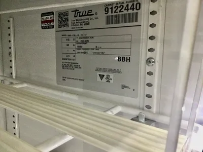 True GDM-41SL-48-HC-LD 46” Refrigerator Merchandiser, 2 Sliding Glass Doors 115v