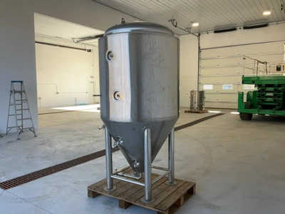 Used BEST BUY BREWING EQUIPMENT CONICAL FERMENTER/UNITANK 15BBL Brewing Equipment Michigan US | Miedema Asset Management Group #1580125