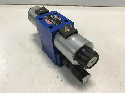 USED REXROTH 4WE10E33/CG24N9K4
