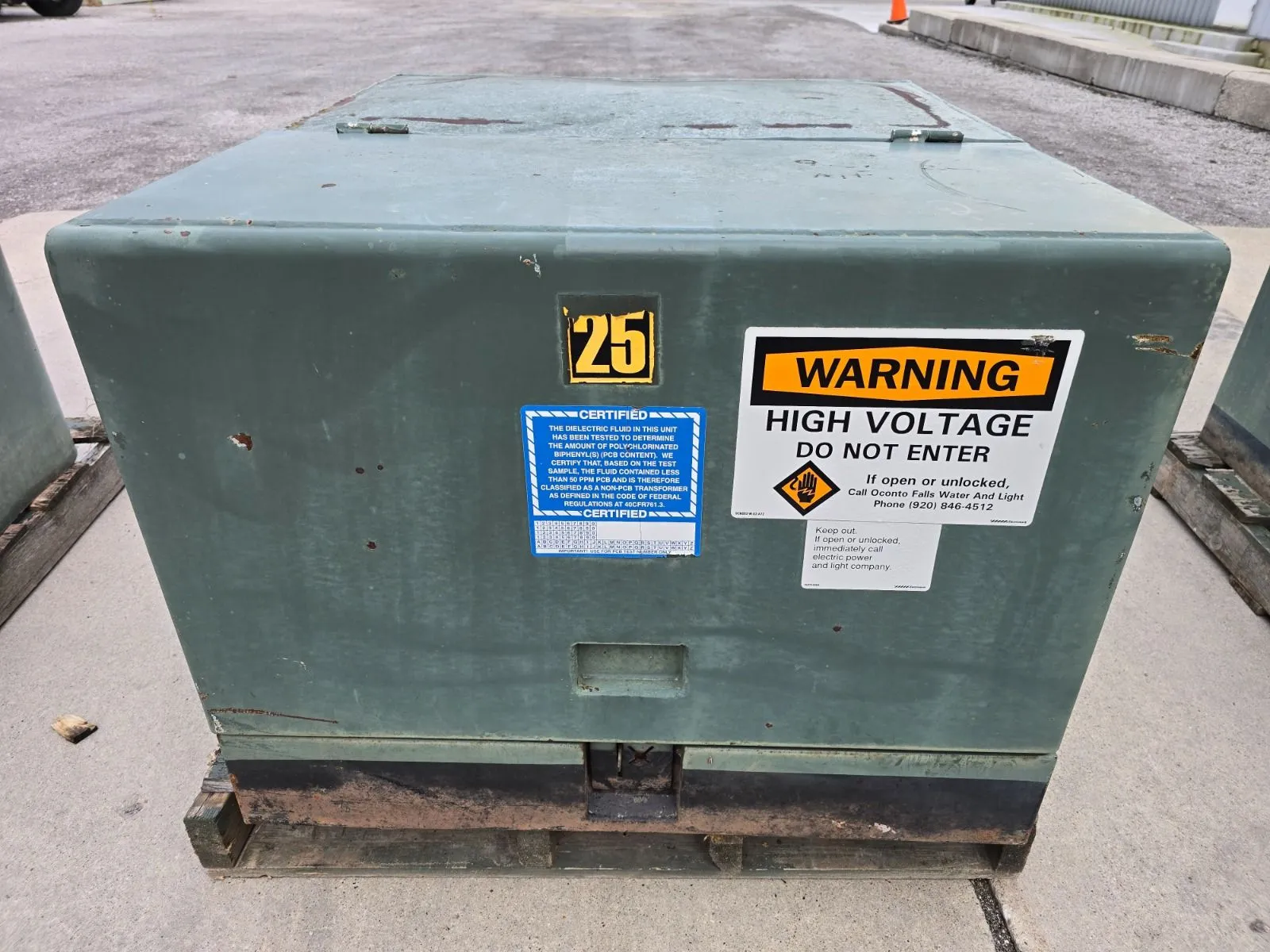 25 KVA Single Phase T&R Pad Mount Transformer 4160 GRDY 2400 to 240 120 IMP 2.4