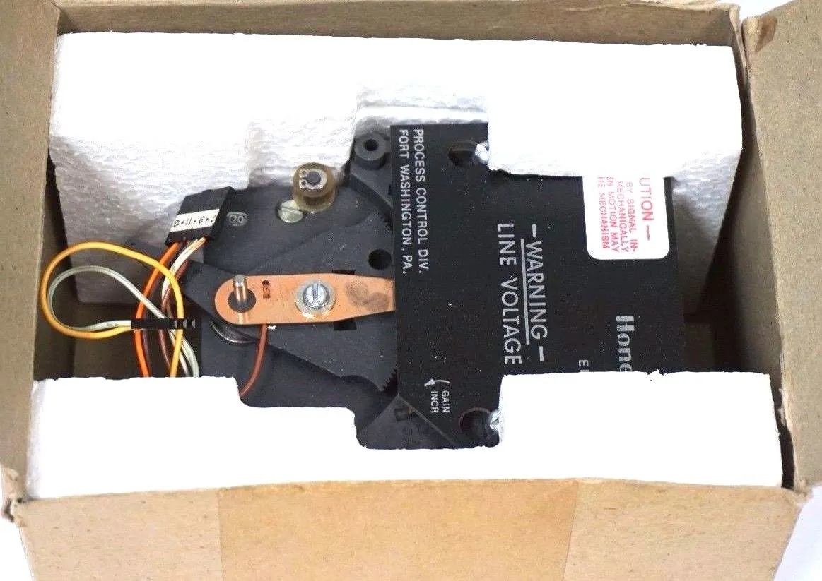 NEW HONEYWELL 30683601-501 SERVO ASSEMBLY 30683601501