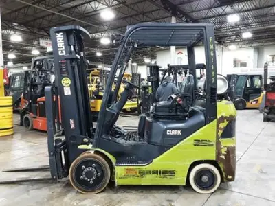 USED 2020 CLARK S25CL