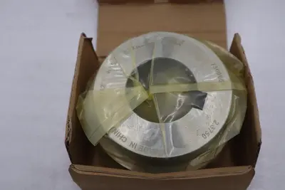Rexnord 7300666 Omega Hub 30 HSB 2.375" Bore 10287433 STTK GF581