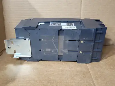 NEW SQUARE D LLA36400CU31X