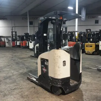 USED 2016 CROWN RR5725-45
