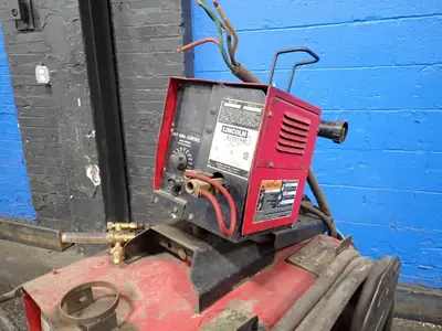 USED LINCOLN ELECTRIC CV300