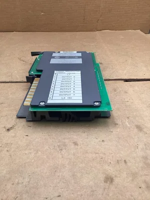 Allen-Bradley AC Output Module Series B PLC Card; 120V