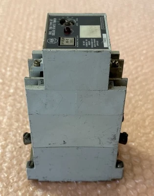 USED Allen-Bradley 700-RT10P100A1