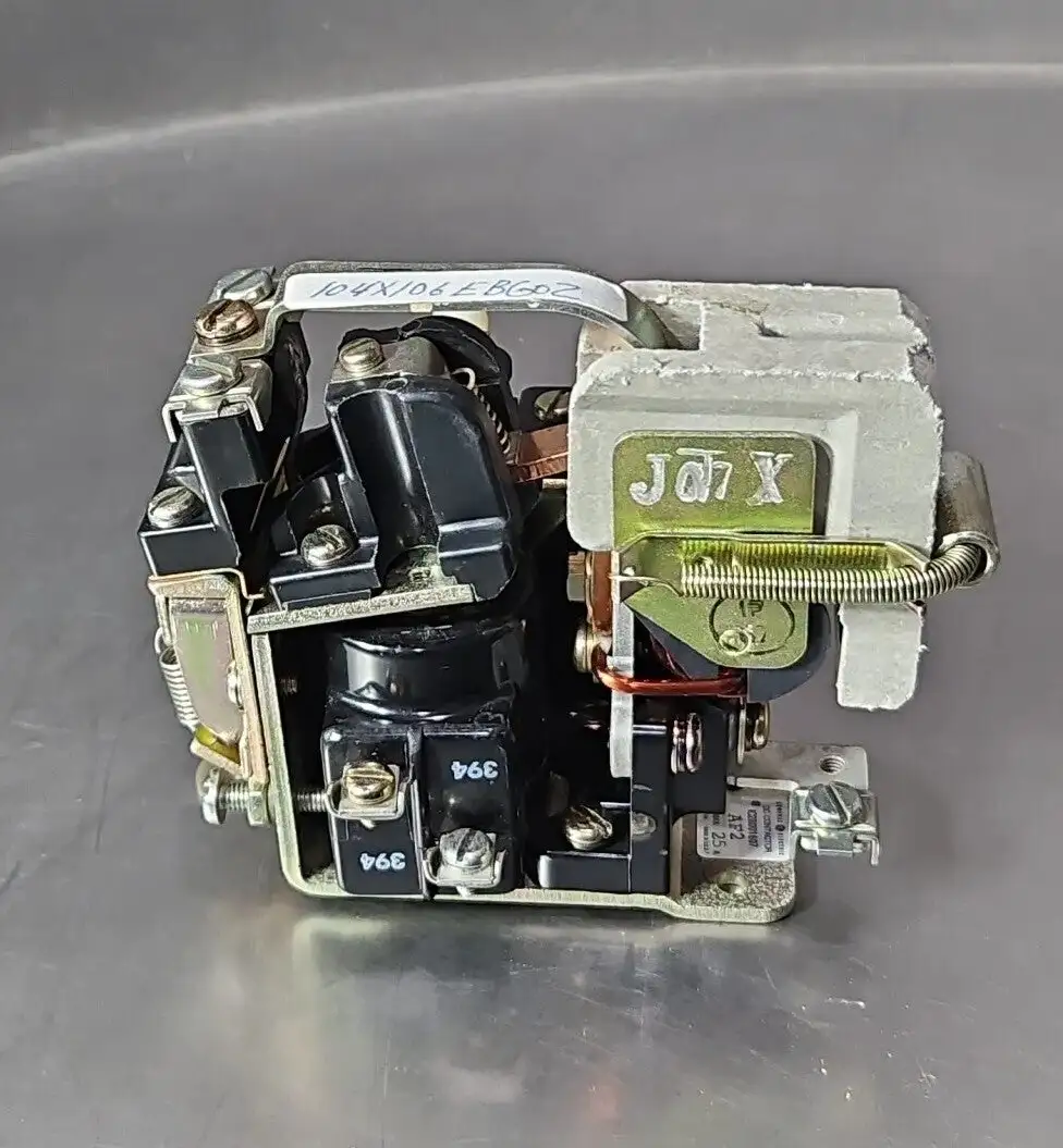 GE 104X106EBG02 CONTACTOR. Loc4D28