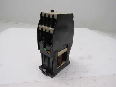 Siemens 3TB4117-0B Contactor 120V Coil